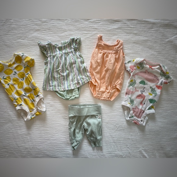 Carter’s NB Bundle - Picture 2 of 9